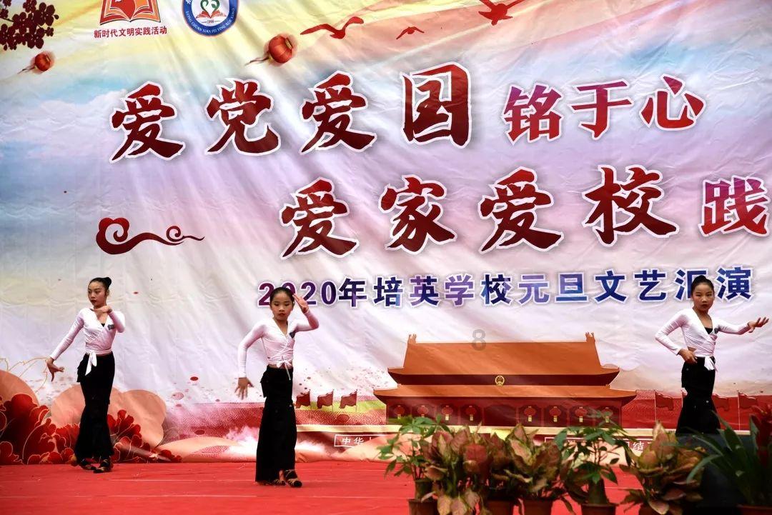 2023最带财运的微信名女游戏画面